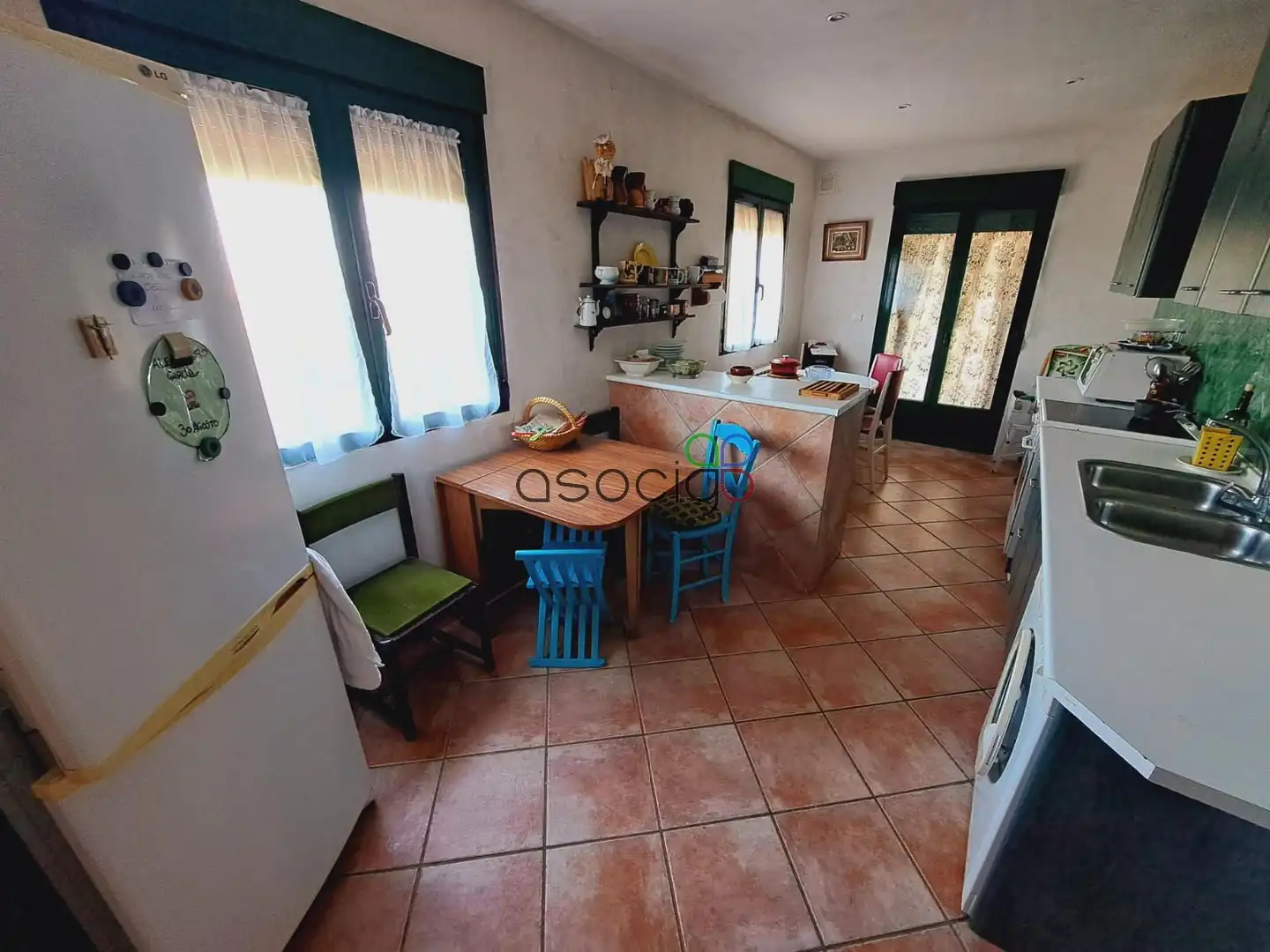 Cocina de Casa o chalet en venta en Solanillos del Extremo con Calefacción, Trastero y Piscina