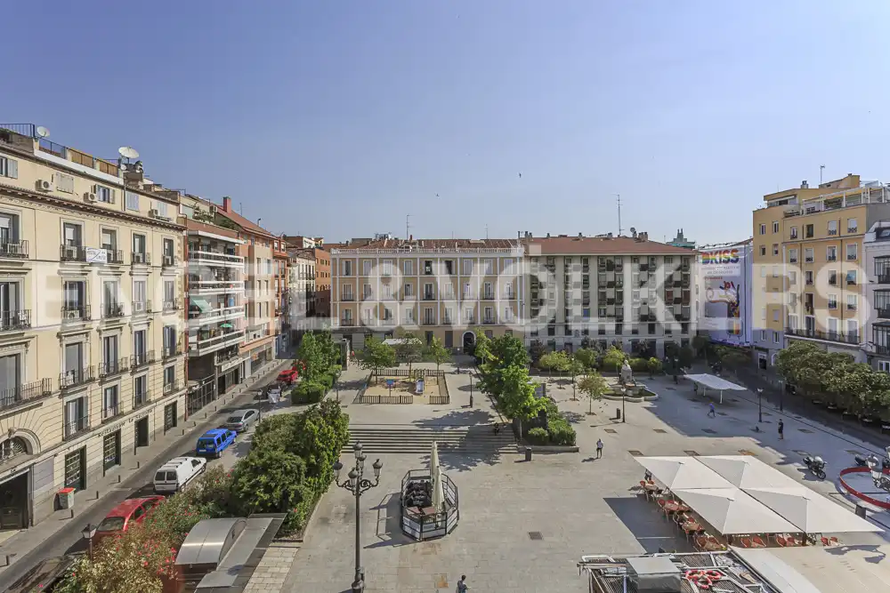Vista exterior de Piso en venta en Madrid con Calefacción y Balcón
