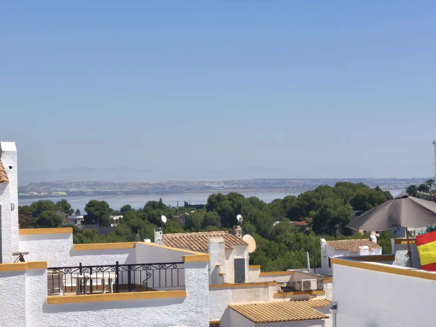 Vista exterior de Dúplex en venda en Orihuela amb Terrassa, Piscina i Moblat