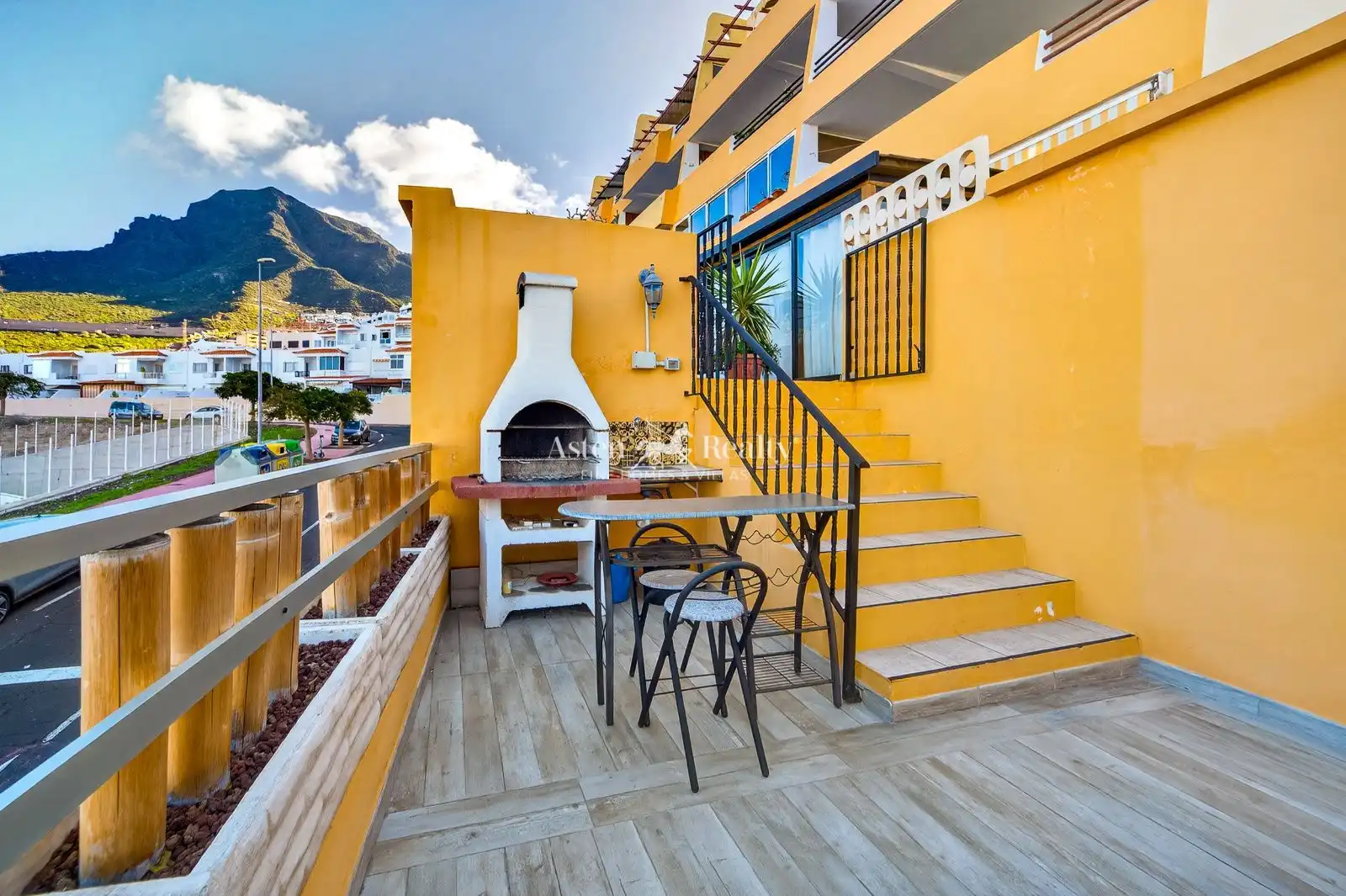 Vista exterior de Apartamento en venta en Adeje con Terraza, Piscina y Amueblado