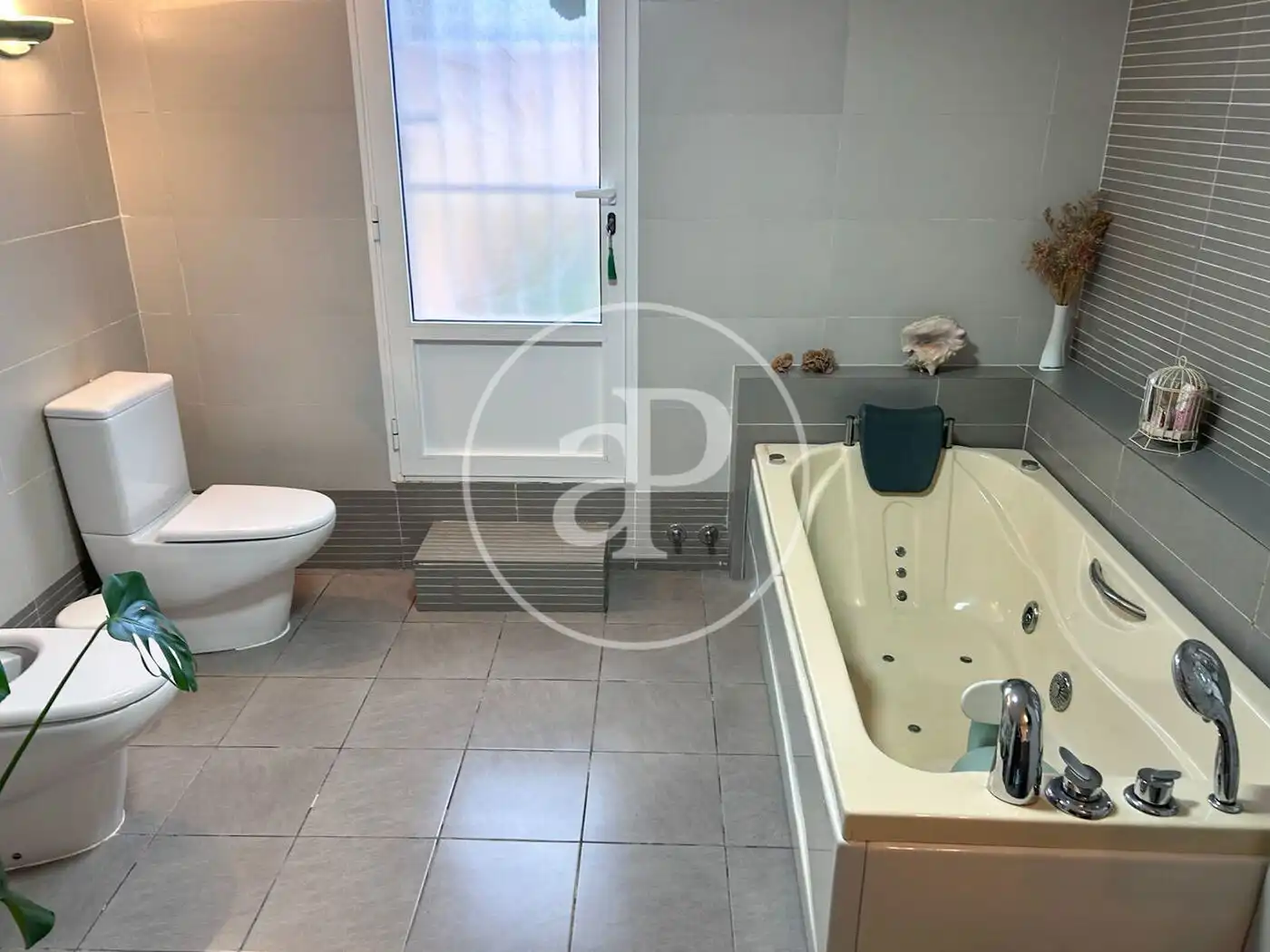 Baño de Casa o chalet en venta en Montserrat con Aire acondicionado, Calefacción y Jardín privado
