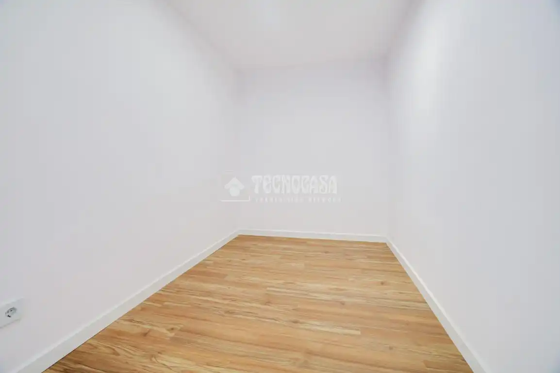Habitación de Piso en venta en Terrassa con Balcón