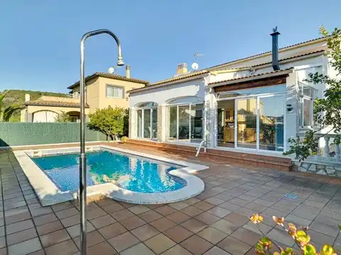 House with terrace for sale in Carrer de Sòcrates, imagen 3