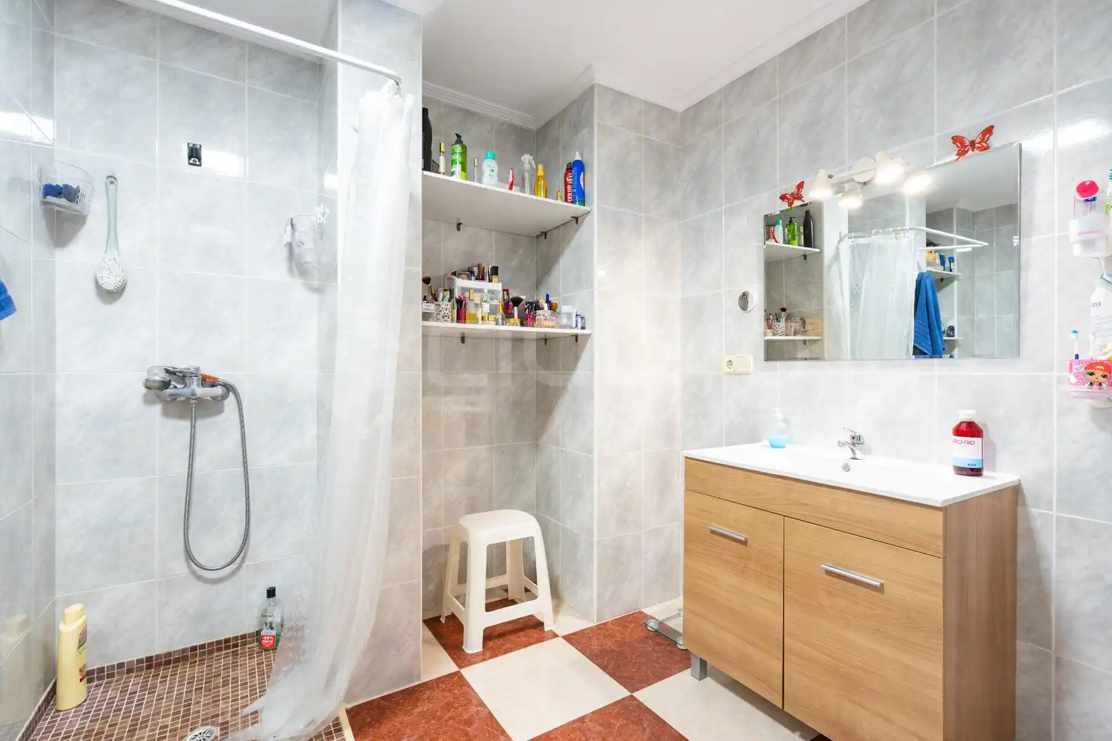 Bathroom of Houses for sale in Sevilla