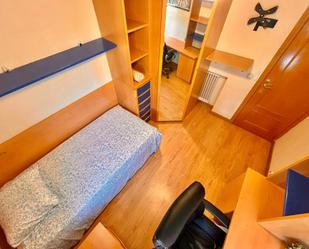 Bedroom of Flat to share in  Madrid Capital  with Heating, Furnished and Washing machine