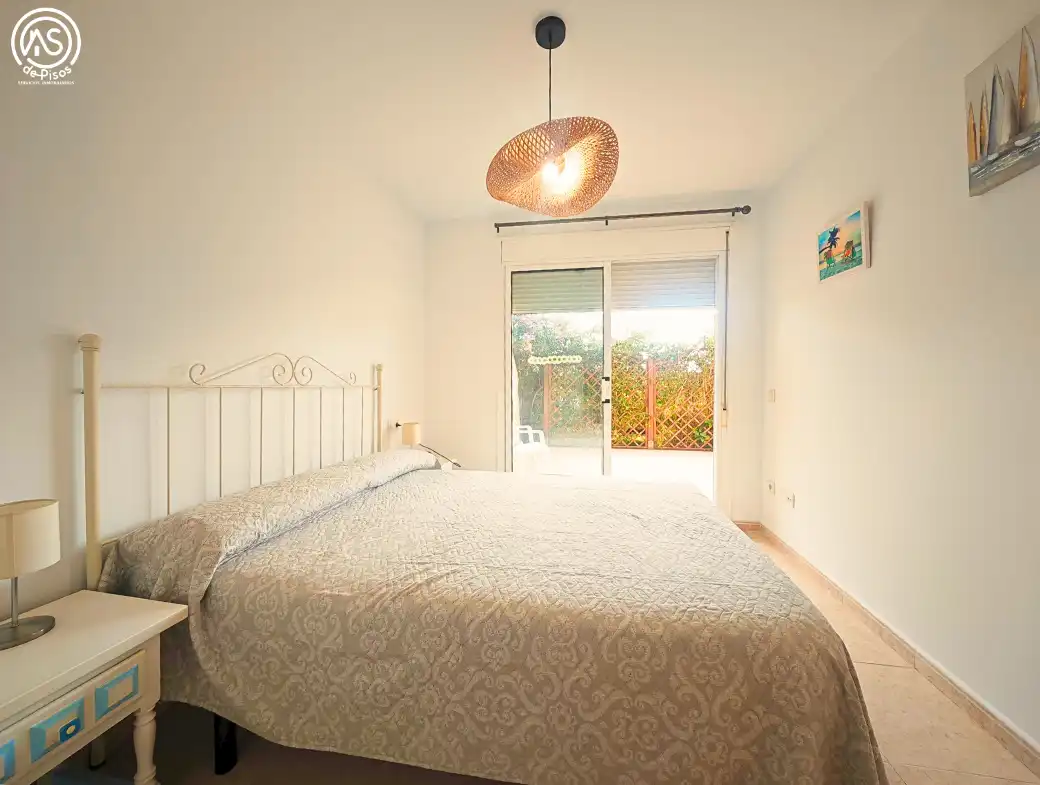 Dormitori de Apartament de lloguer en Mont-roig del Camp amb Aire condicionat, Calefacció i Jardí privat