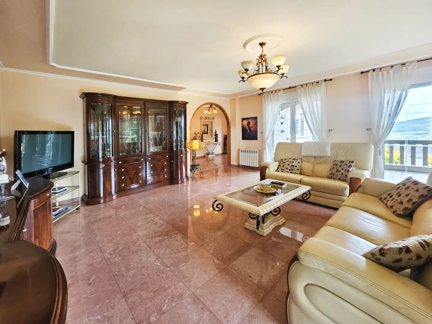 Sala d'estar de Casa o xalet en venda en Coristanco amb Calefacció, Jardí privat i Parquet