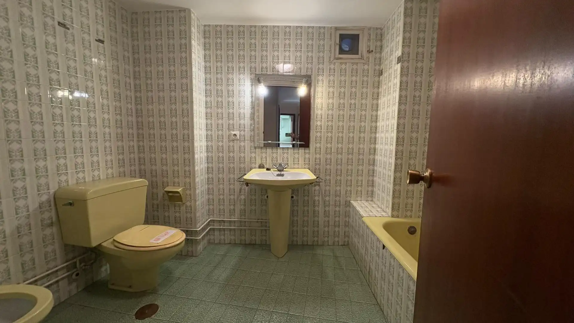 Bathroom of Flat for sale in Málaga  with Terrace and Balcony