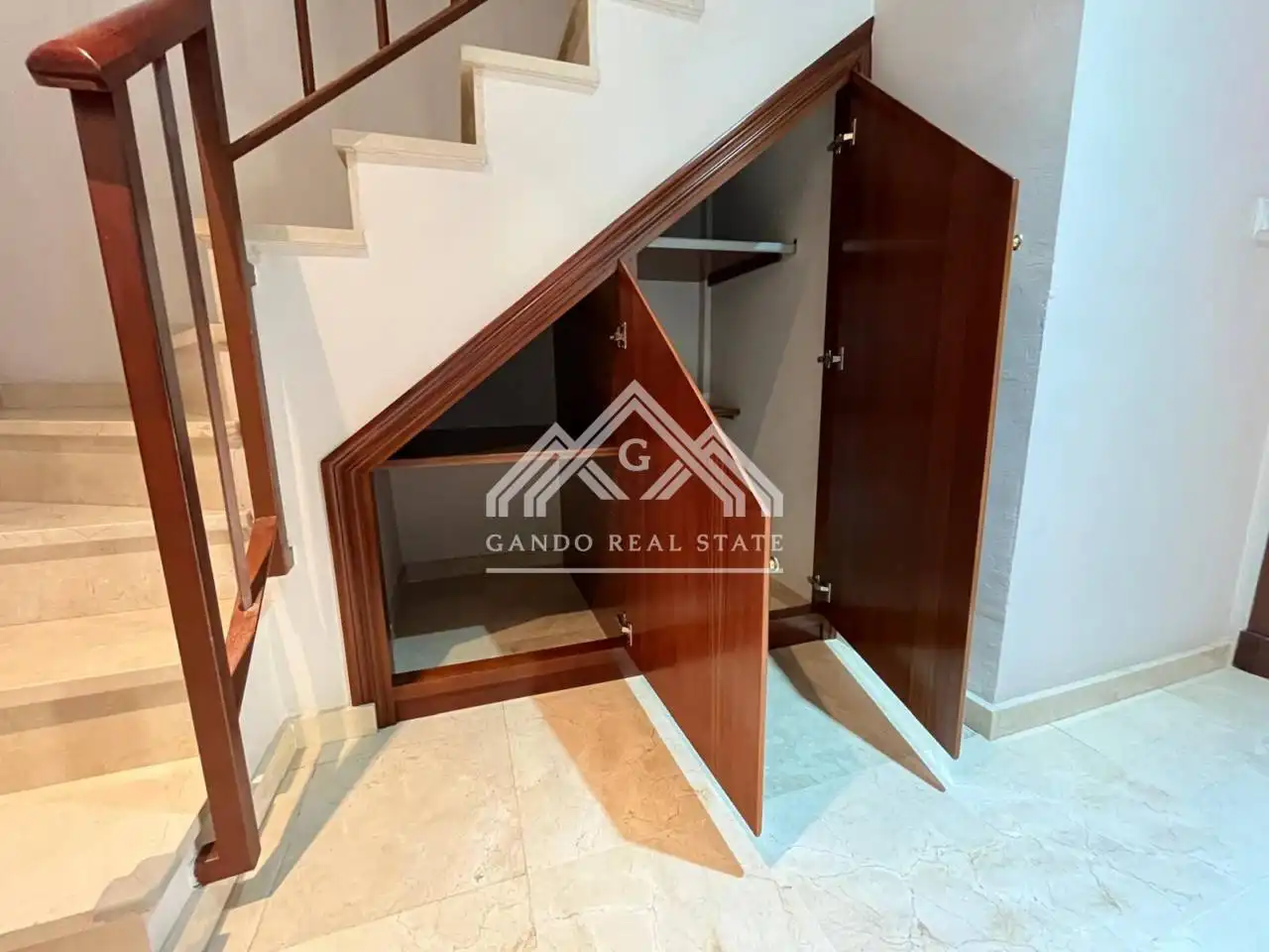 Houses for sale in Dos Hermanas  with Air Conditioner