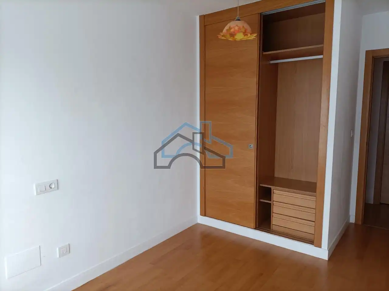 Schlafzimmer von Wohnungen zur Miete in Cambre  mit Heizung und Abstellraum
