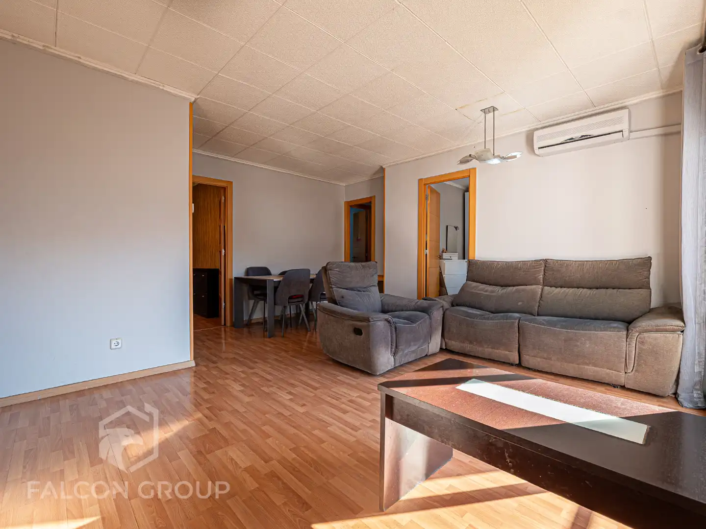 Sala de estar de Piso en venta en Vilanova i la Geltrú con Aire acondicionado, Calefacción y Parquet