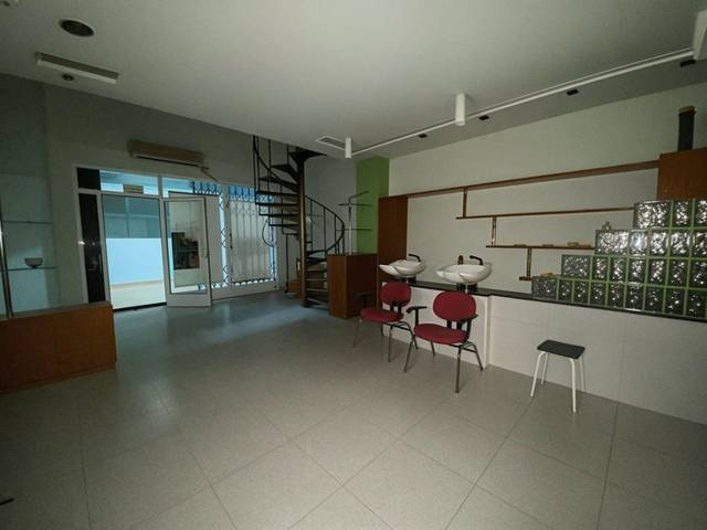 Local comercial en Venta en Ensanche - Diputación