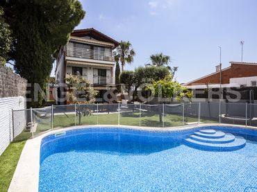 Casa con balcón en venta en Centre
