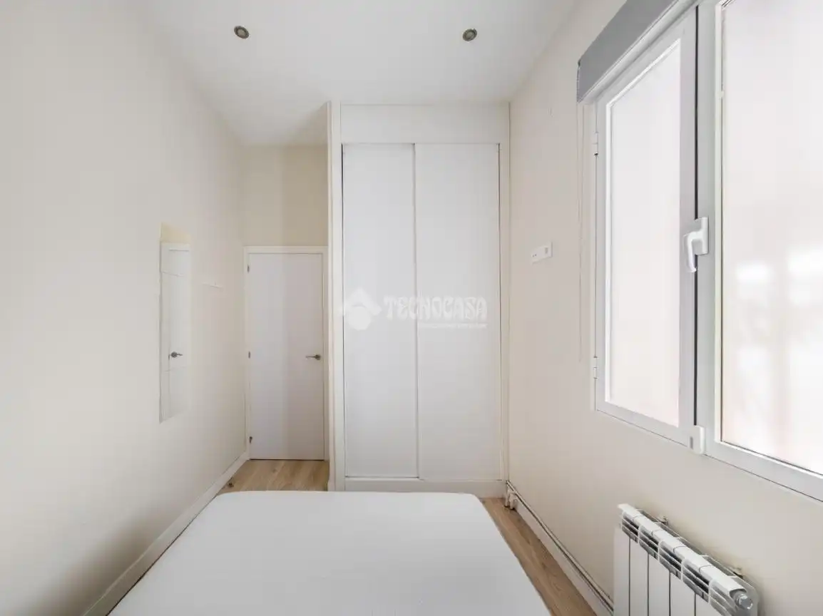 Schlafzimmer von Wohnung zum Verkauf in Madrid mit Klimaanlage und Heizung