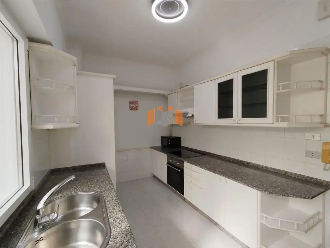Küche von Wohnung zum Verkauf in Vigo  mit Heizung, Abstellraum und Balkon