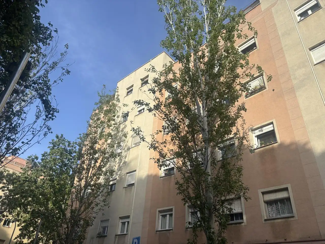 Vista exterior de Planta baixa en venda en Barcelona