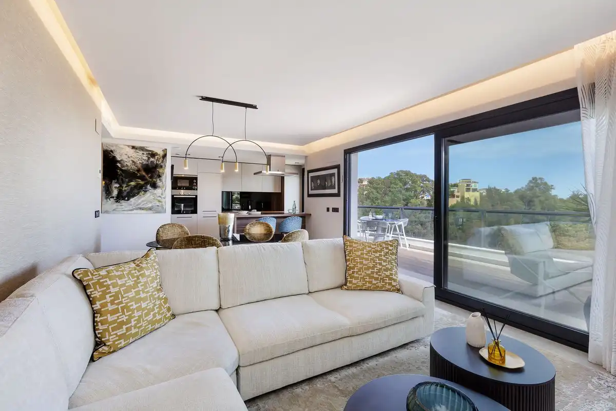 Sala d'estar de Àtic en venda en Marbella amb Aire condicionat, Terrassa i Moblat