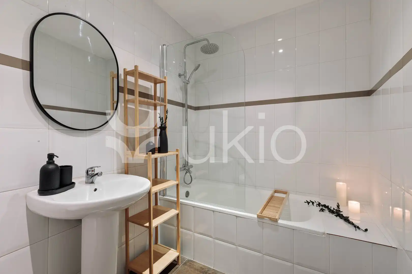 Baño de Apartamento de alquiler en Barcelona con Aire acondicionado, Calefacción y Amueblado