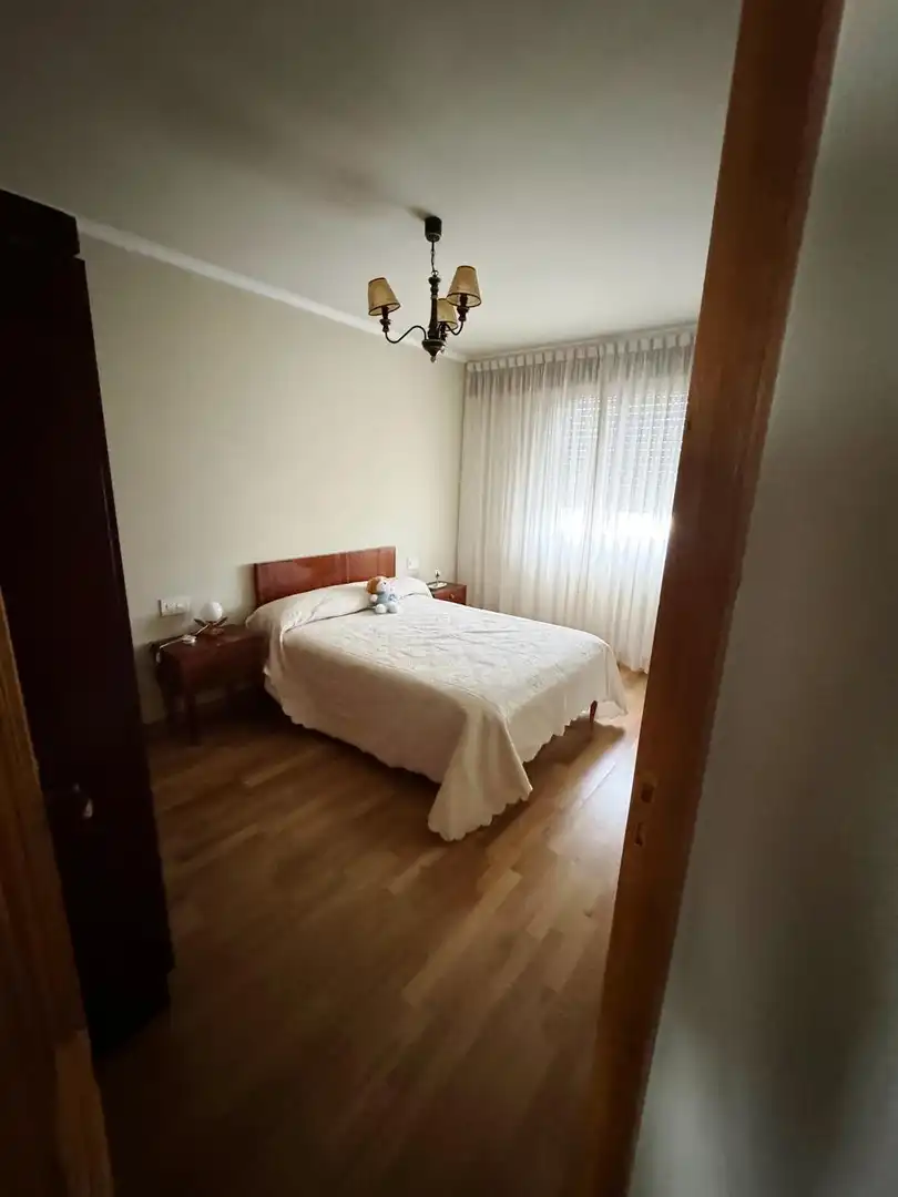Dormitori de Casa adosada en venda en Ponferrada amb Calefacció i Moblat