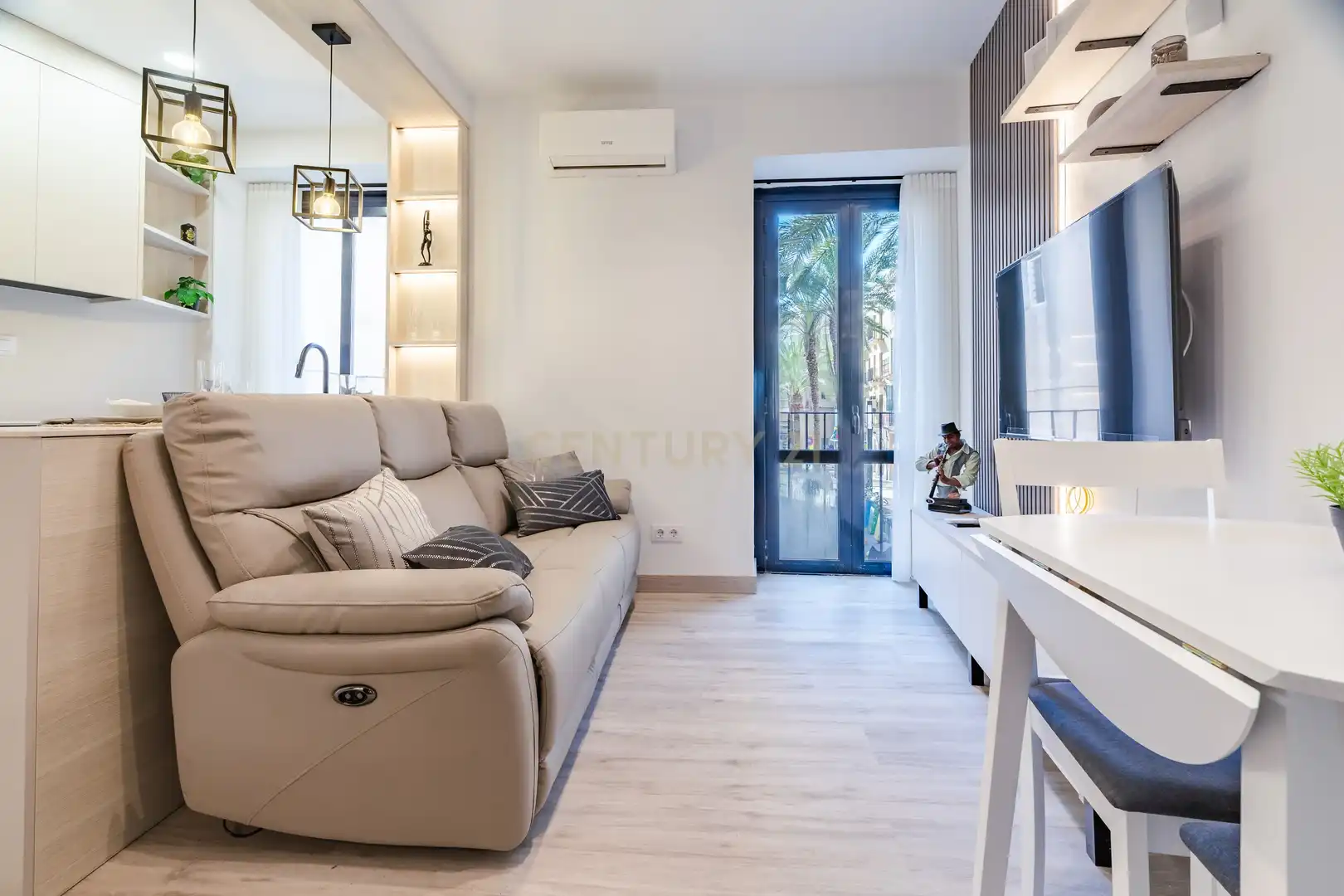 Sala de estar de Casa o chalet en venta en Vilanova i la Geltrú con Aire acondicionado y Alarma