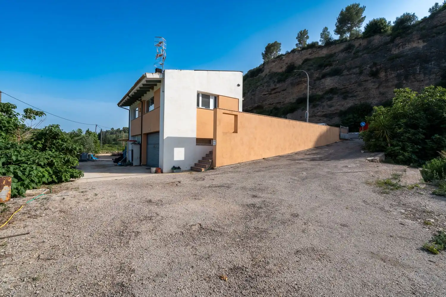 Vista exterior de Local en venta en Aldover