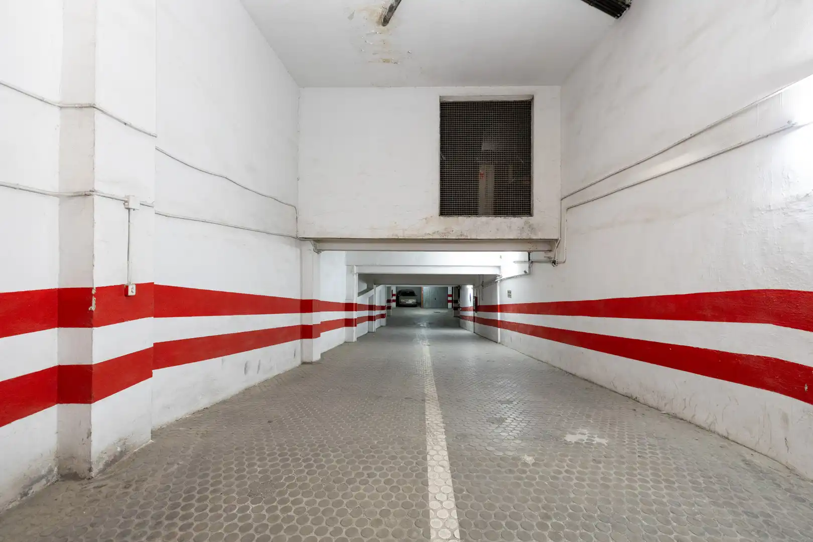 Parkplatz von Garage zum Verkauf in Granada