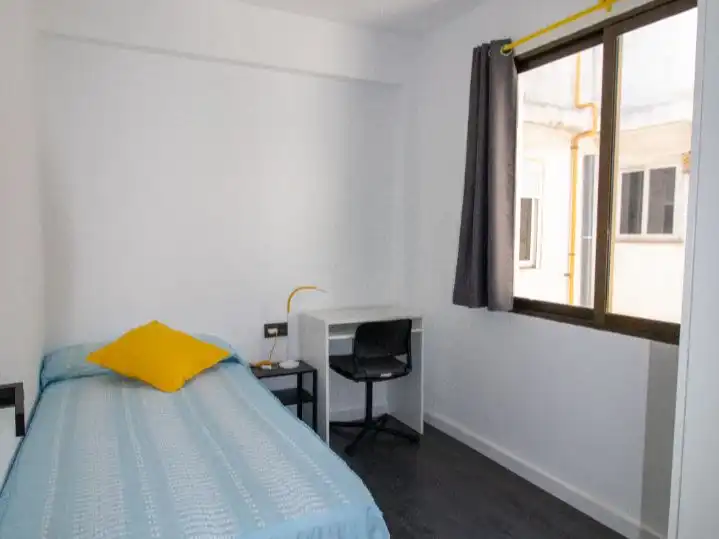 Schlafzimmer von Wohnung zur Miete in Camins al Grau