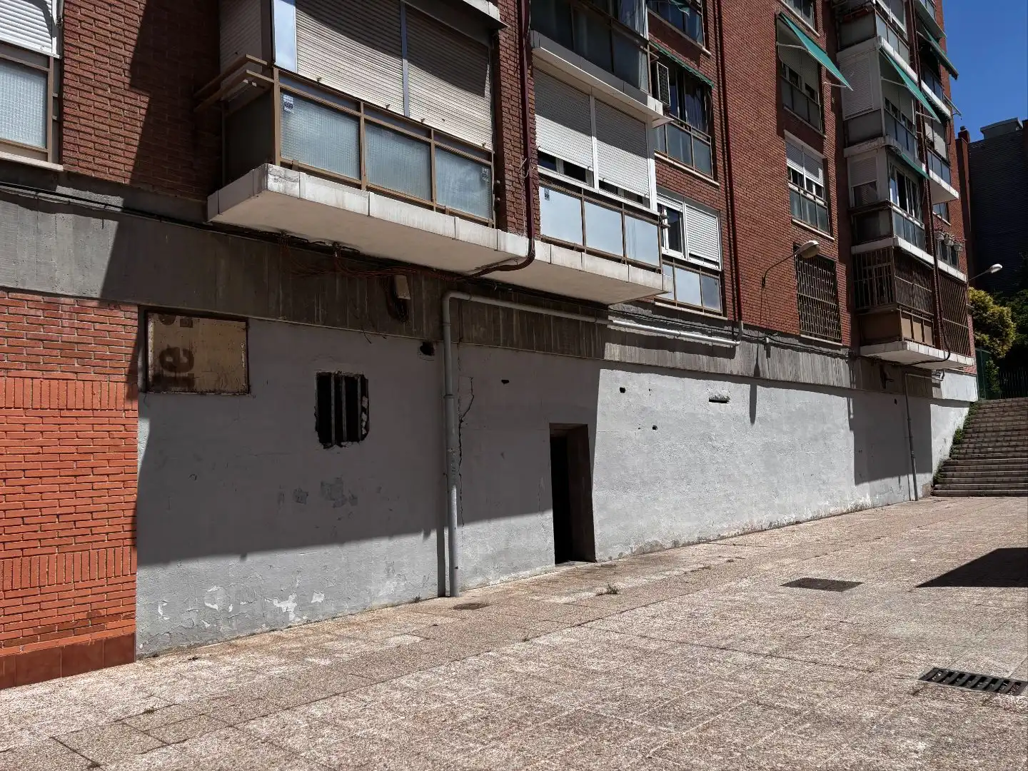 Vista exterior de Local en venda en Madrid
