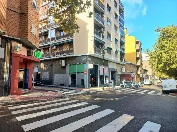 Außenansicht von Geschaftsraum zum Verkauf in Zaragoza