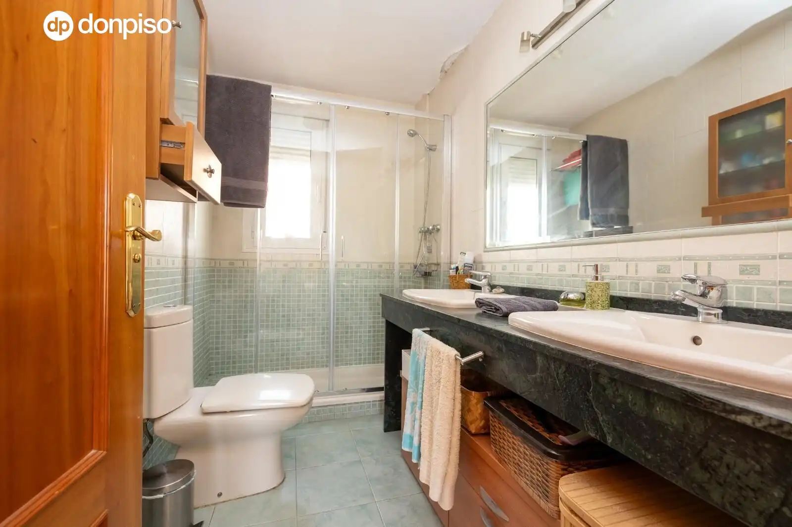 Bathroom of Houses for sale in Granada  with Air Conditioner, Heating and Terrace