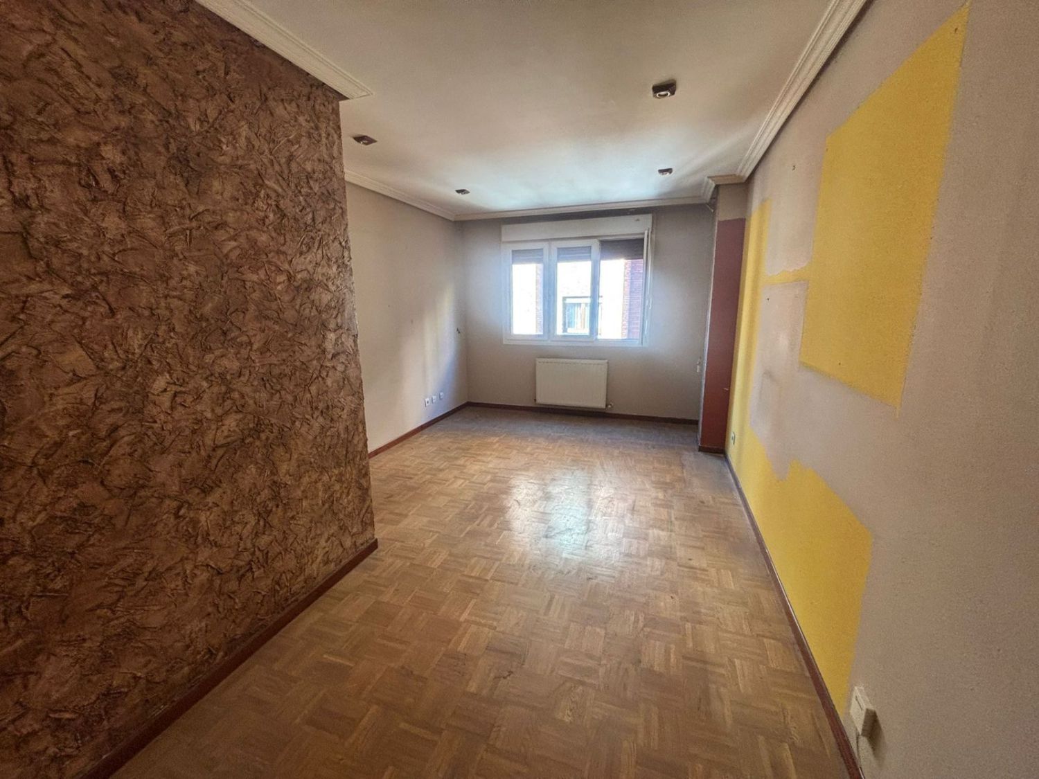 Dormitori de Pis en venda en Gijón  amb Calefacció i Traster