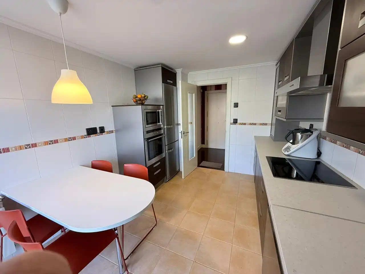 Küche von Erdgeschoss zum Verkauf in Castro-Urdiales mit Heizung, Terrasse und Abstellraum