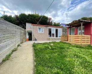 Vista exterior de Casa o xalet en venda en Culleredo amb Calefacció, Jardí privat i Terrassa