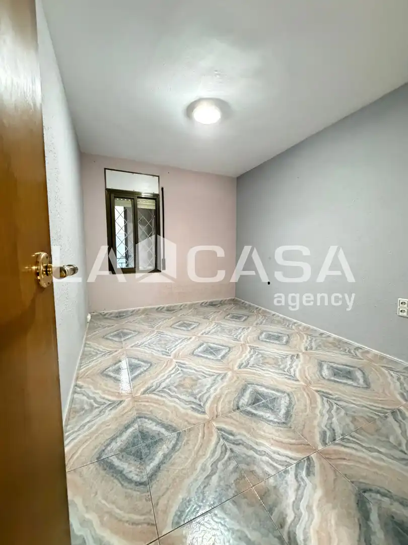 Flat for sale in Santa Coloma de Gramenet  with Balcony