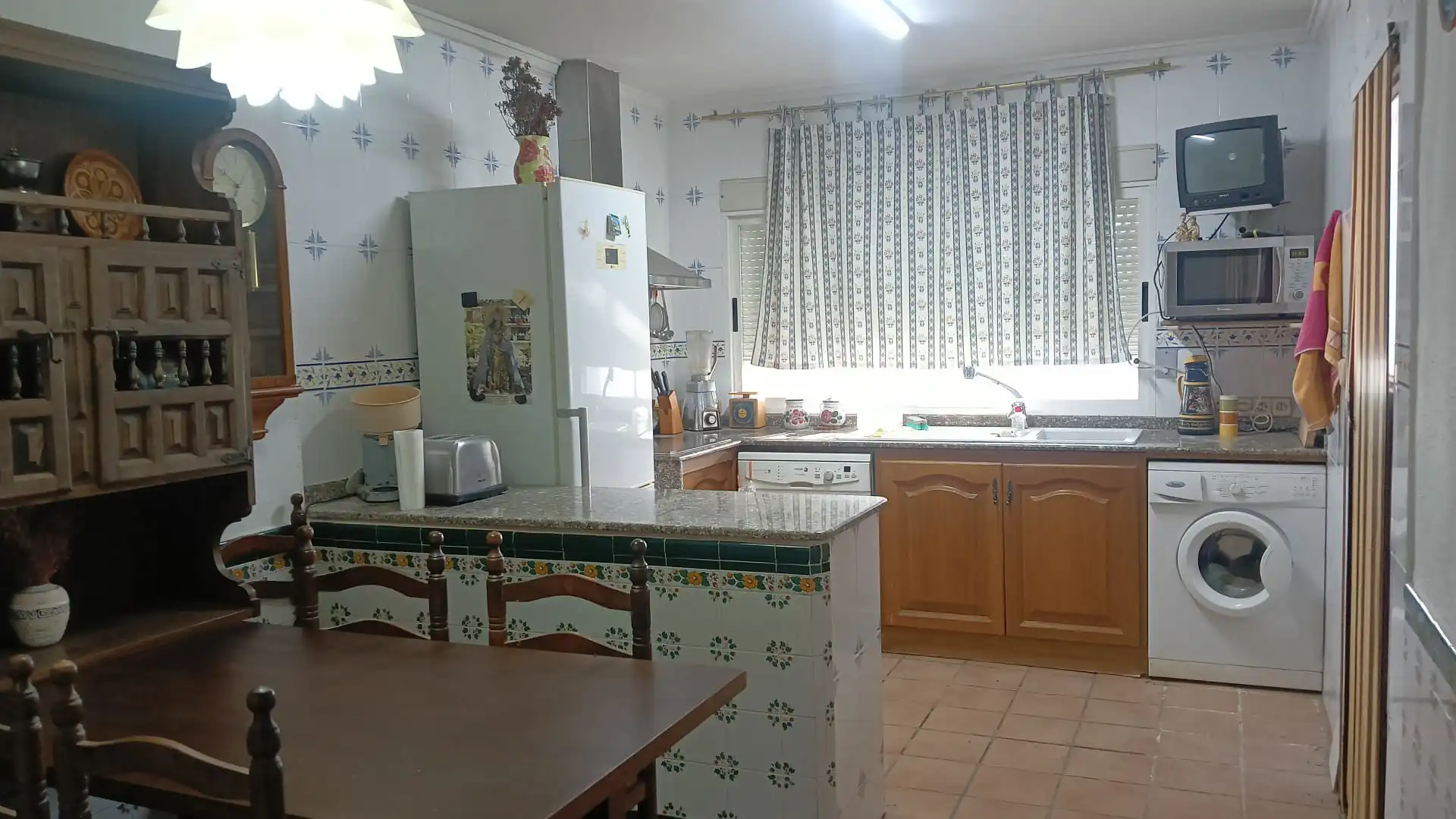 Cuina de Casa o xalet en venda en Riba-roja de Túria amb Terrassa i Piscina