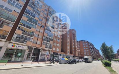 Vista exterior de Pis en venda en Burgos Capital amb Terrassa