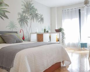 Bedroom of Study to share in  Madrid Capital  with Air Conditioner and Terrace