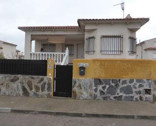 Vista exterior de Casa o xalet en venda en Santa Olalla amb Piscina