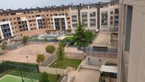 Vista exterior de Pis en venda en Lardero amb Calefacció, Parquet i Terrassa