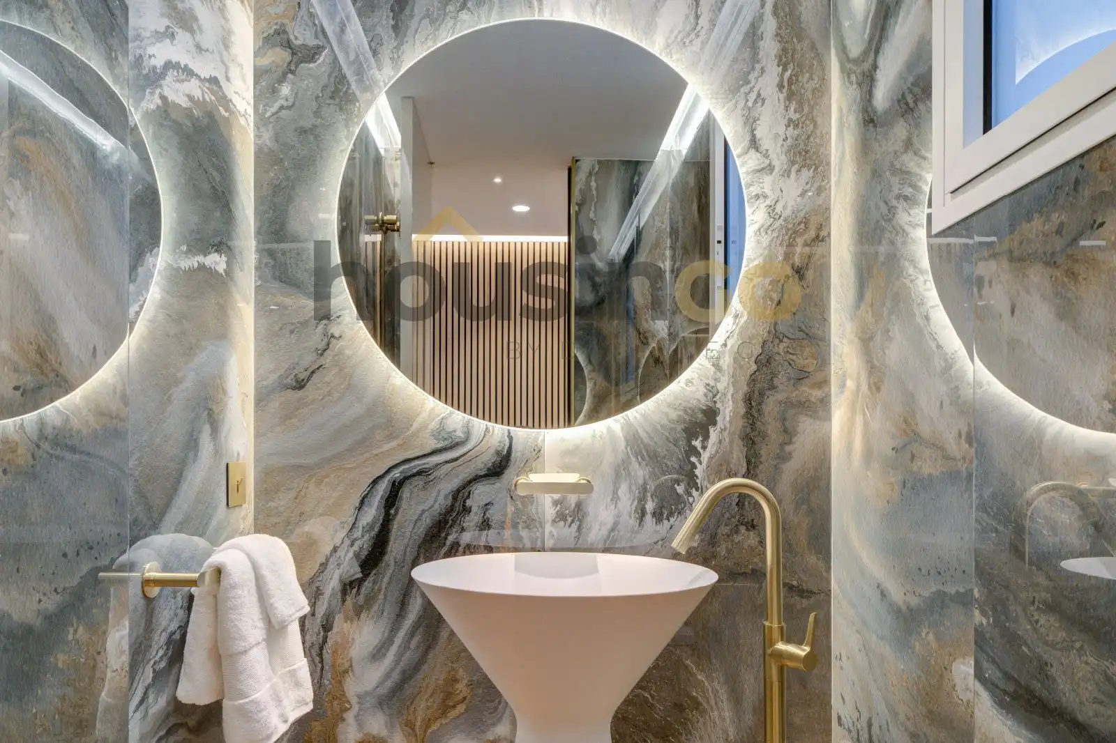 Bathroom of Flat for sale in Madrid  with Air Conditioner, Heating and Terrace
