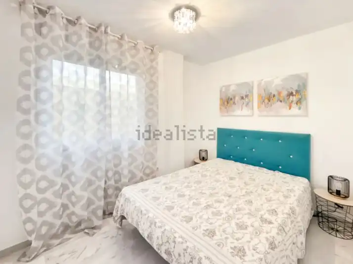 Dormitori de Pis en venda en Fuengirola amb Aire condicionat, Terrassa i Moblat