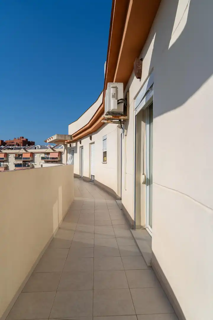 Vista exterior de Àtic en venda en Estepona