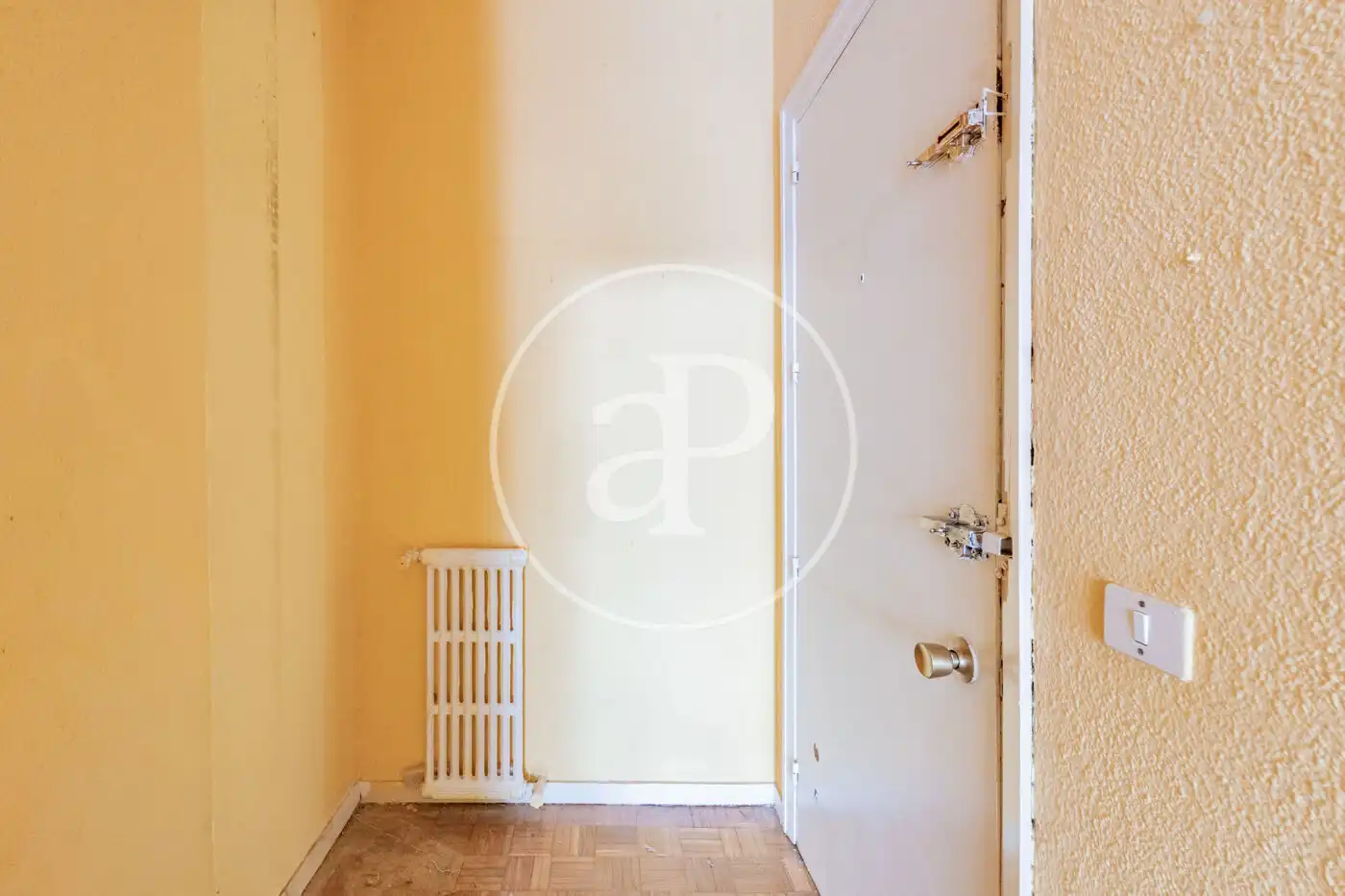 Piso en venta en Madrid con Calefacción, Terraza y Balcón