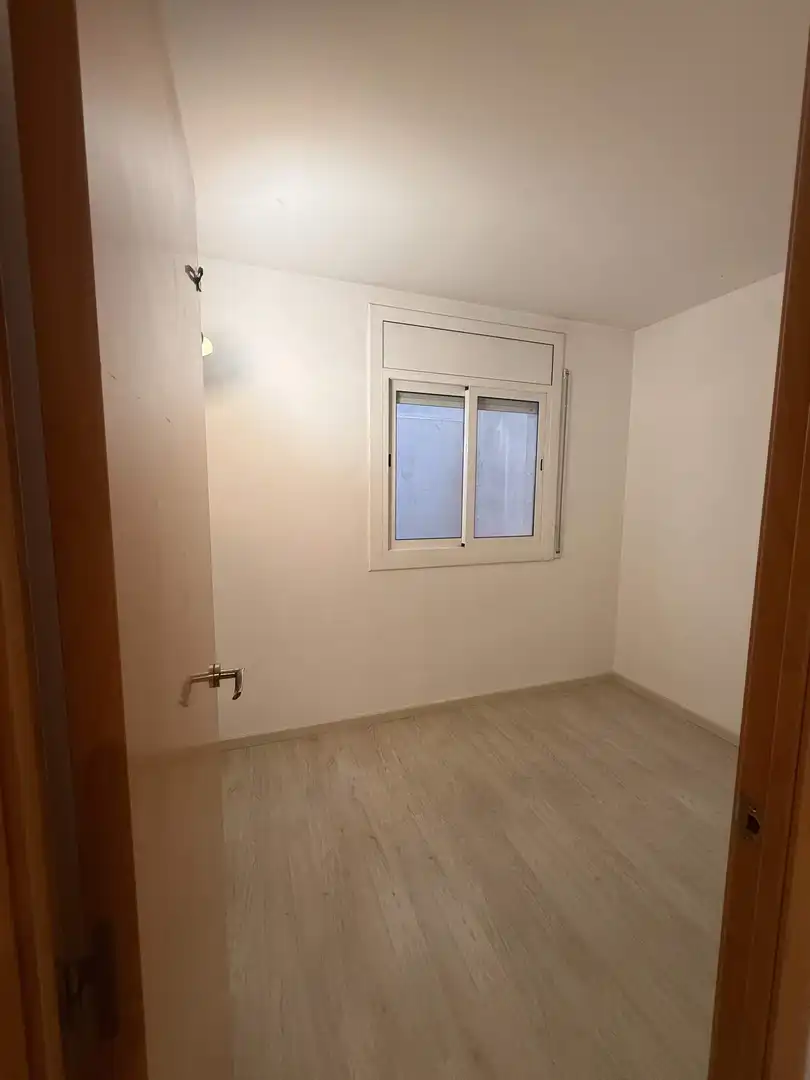 Bedroom of Flat for rent in Barcelona  with Heating