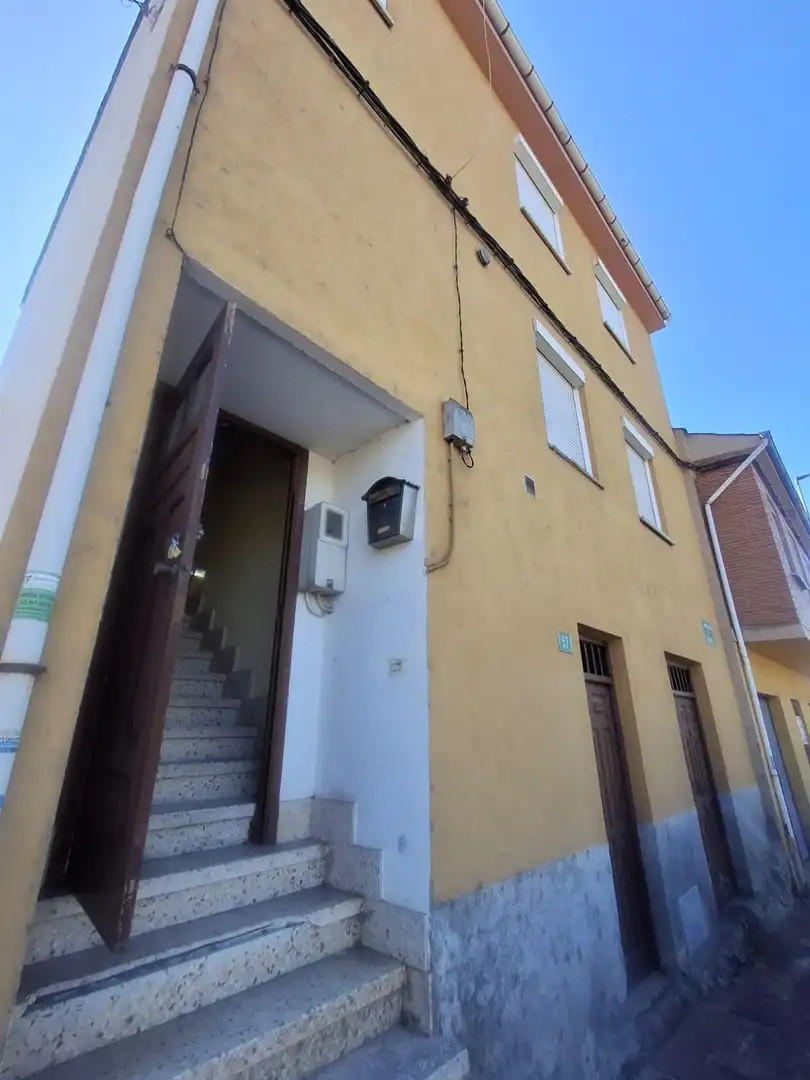 Exterior view of Houses for sale in Priaranza del Bierzo