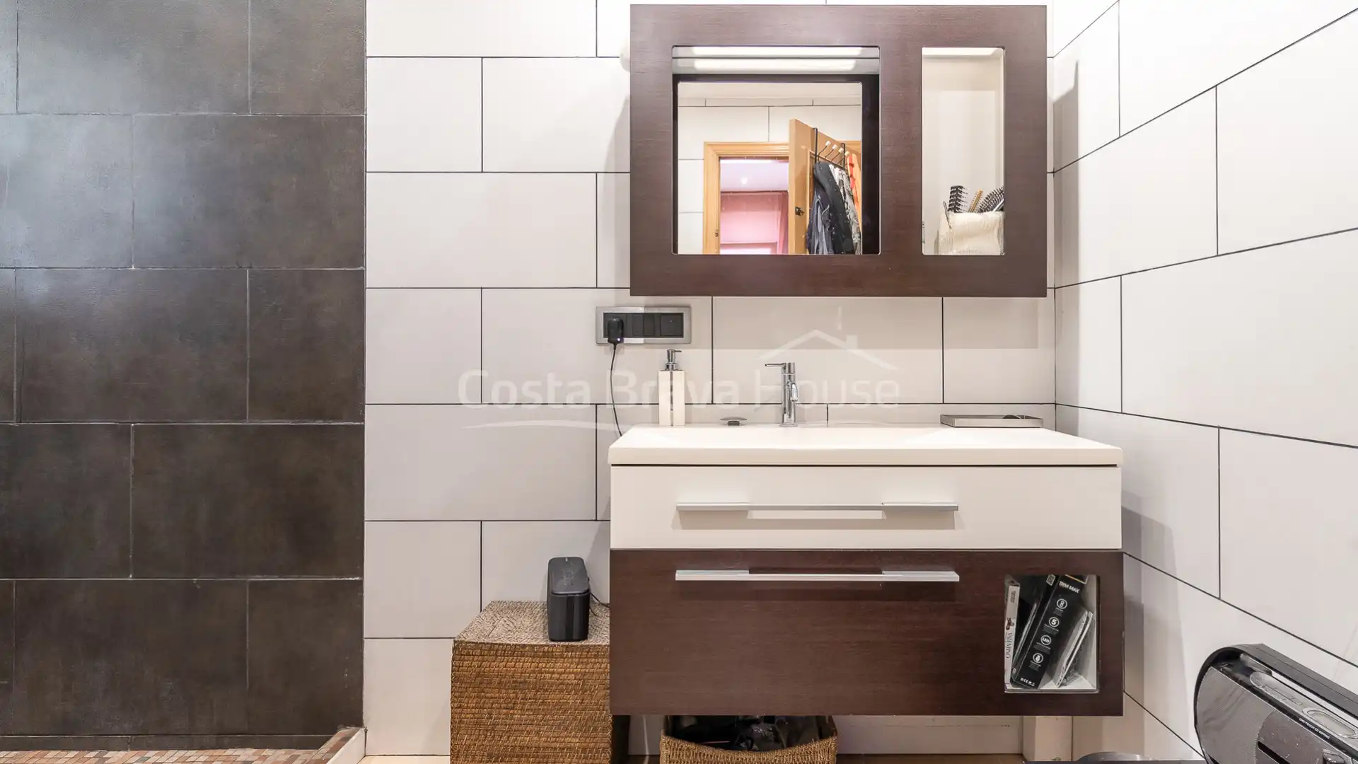 Casa con piscina en venta en Carrer de Joaquim Ruyra, imagen 23