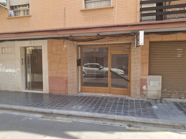 Local comercial en Venta en Carrer de les Alqueries de Bellver en Barrio de Benicalap