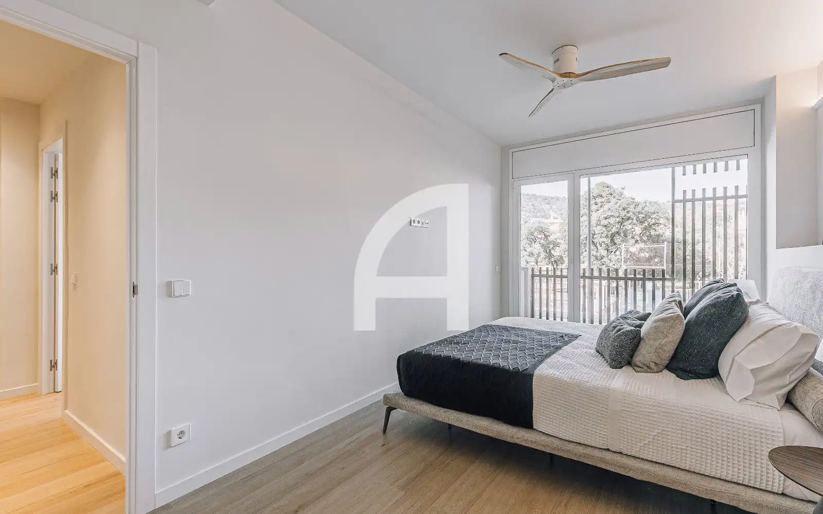 Bedroom of Flat for sale in Barcelona  with Air Conditioner, Heating and Parquet flooring