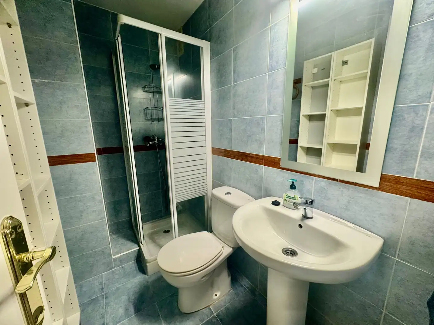 Baño de Piso en venta en Fuengirola con Terraza, Amueblado y Horno