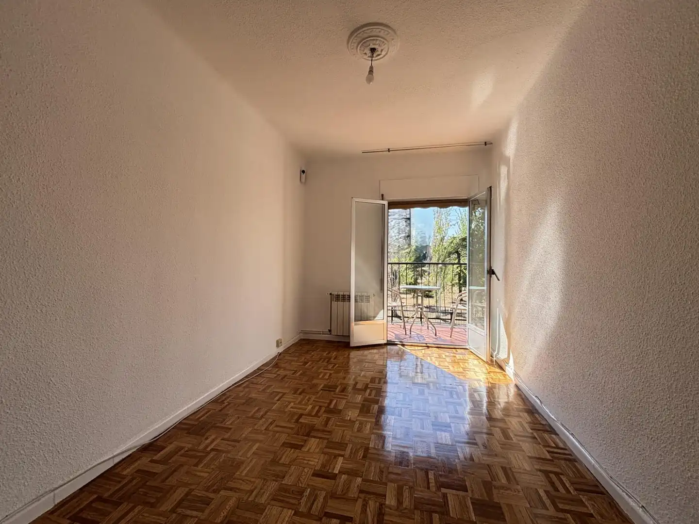 Bedroom of Flat for rent in Madrid  with Heating, Terrace and Alarm